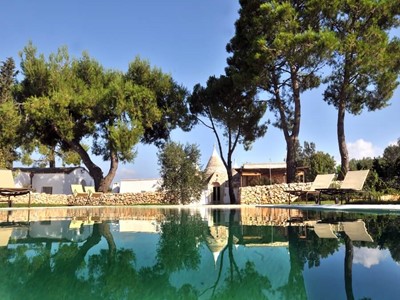 Excellent luxurious Trullo with private infinity pool located in the countryside surrounding Ceglie Messapica