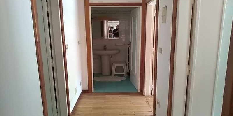 2 apartments in Sauze d'Oulx next door to each other, sleeping 13 people