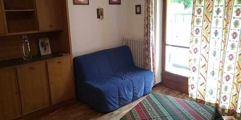 2 apartments in Sauze d'Oulx next door to each other, sleeping 13 people