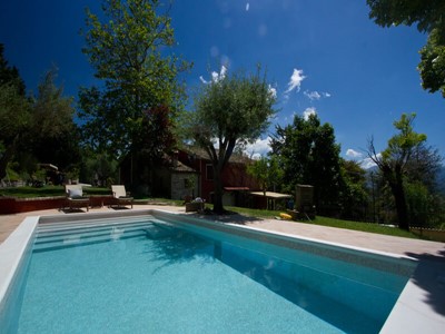 Apartment sleeping 6 people near Acqualagna in Le Marche with shared pool