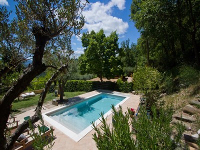 Apartment sleeping 5 people near Acqualagna in Le Marche with shared pool