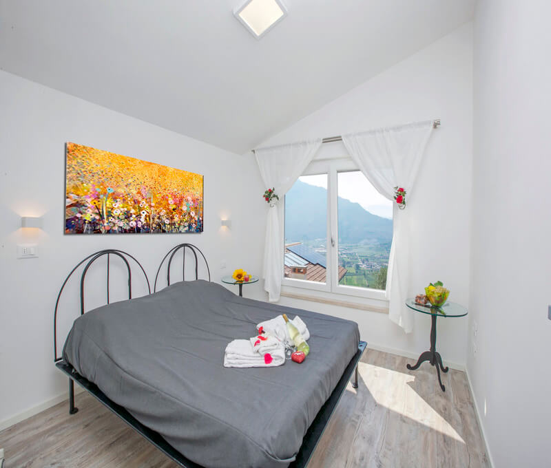 Villa with great views of Lake Garda sleeping 5 people in 2 bedrooms suitable for small families