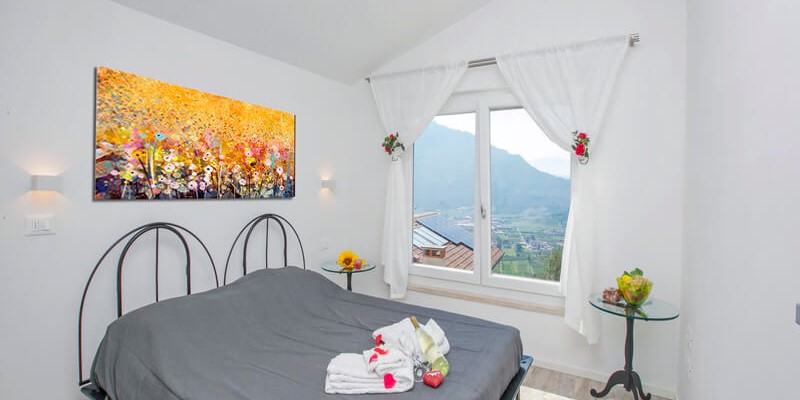 Villa with great views of Lake Garda sleeping 5 people in 2 bedrooms suitable for small families