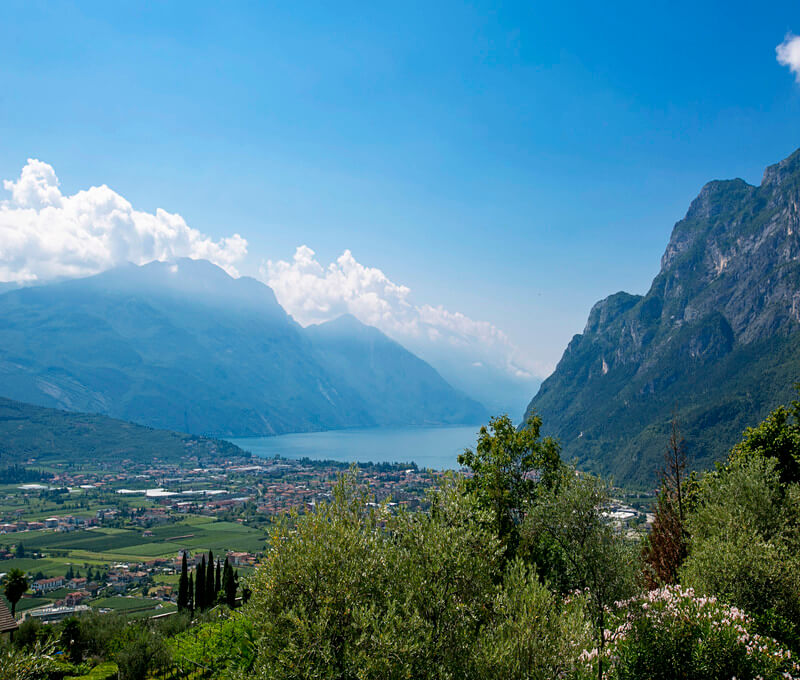 Villa with great views of Lake Garda sleeping 5 people in 2 bedrooms suitable for small families