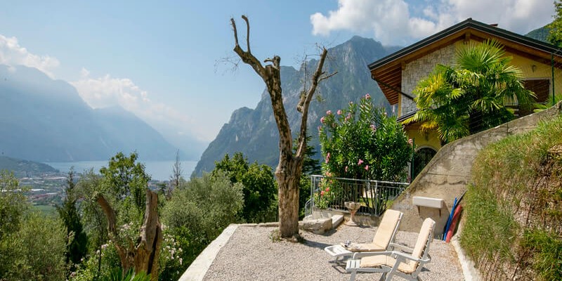 Villa with great views of Lake Garda sleeping 5 people in 2 bedrooms suitable for small families