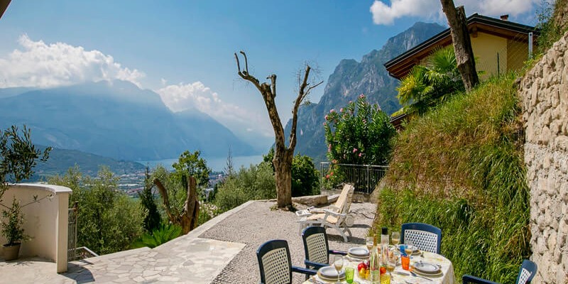 Villa with great views of Lake Garda sleeping 5 people in 2 bedrooms suitable for small families