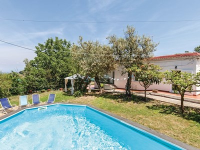 Apartment with shared pool near Sorrento sleeping 6 people in 3 bedrooms