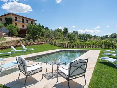 Large countryside villa near San Gimignano in Tuscany sleeping 14 people