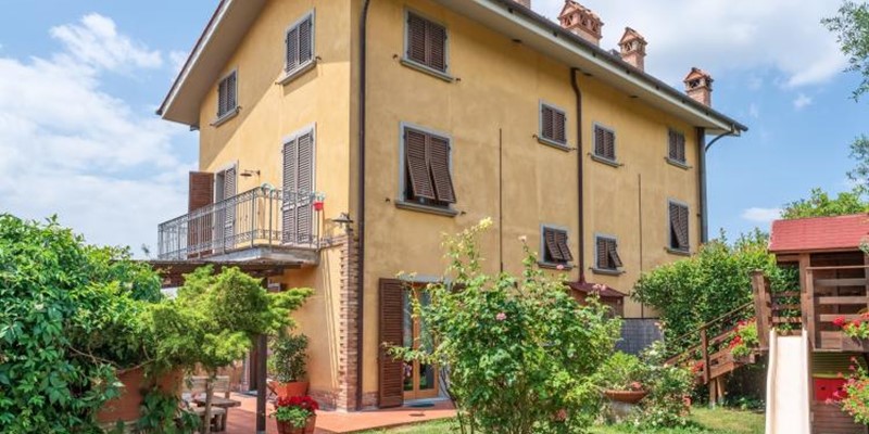 Villa for 8 people near Vinci with private pool in Tuscany