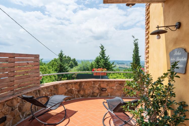 Villa for 8 people near Vinci with private pool in Tuscany