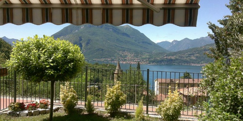 Town house with shared pool on eastern shores of Lake Como