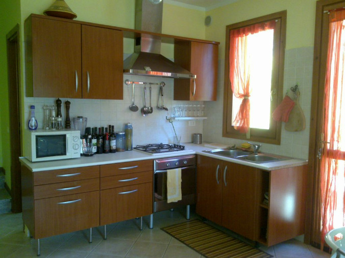 Town house with shared pool on eastern shores of Lake Como