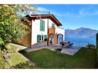 Villa with panoramic Lake Como views for 8 people near Mennagio