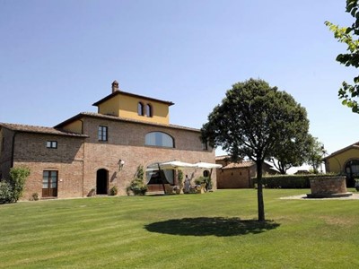 Large villa in Tuscany