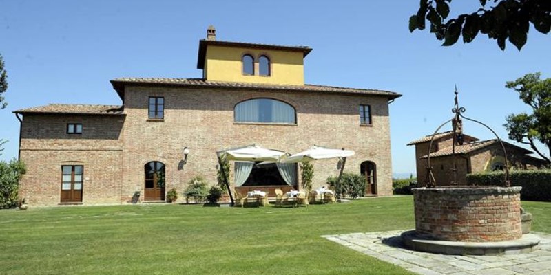Beautiful Villa With Two Pools To Rent In Tuscany, Italy 2023